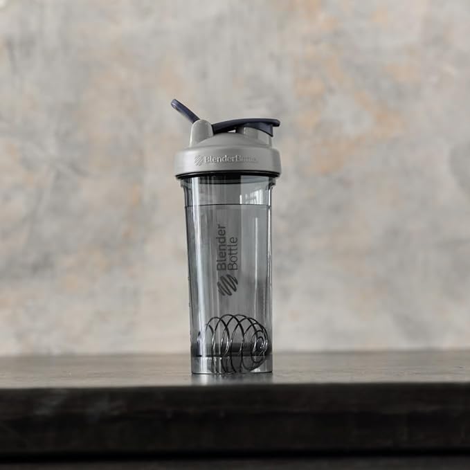 BlenderBottle Shaker Bottle Pro Series Perfect for Protein Shakes and Pre Workout, 32-Ounce, Pebble Grey