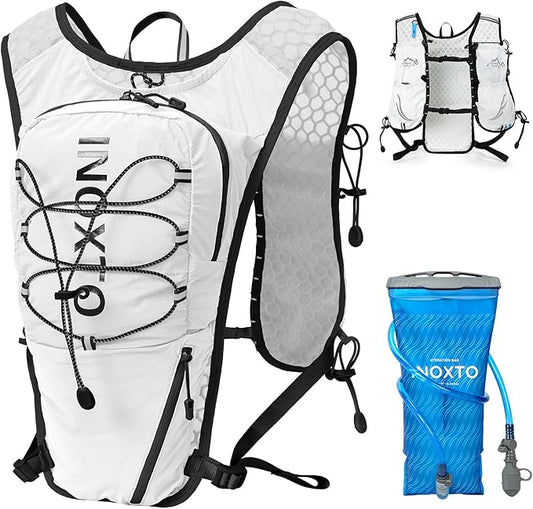 Running Vest for Women Men, Adjustable Chest Straps Running Hydration Vest with 500ml Soft Flask, Lightweight Breathable Reflective Hydration Backpack for Hiking